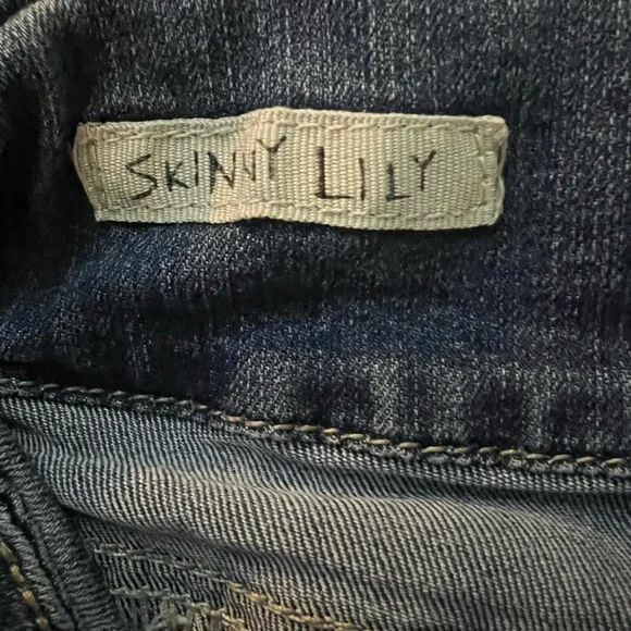 *Vintage*  Y2K Hot Kiss Gold Chain Embellished Skinny Lily Jeans Size 3 - Picture 5 of 7